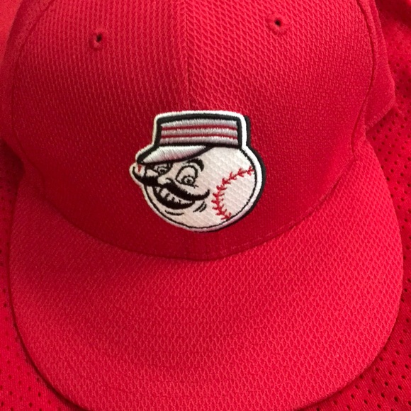 Cincinnati Reds Bundle - Picture 2 of 5